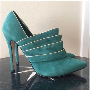 Alice & Olive suede boots heels booties